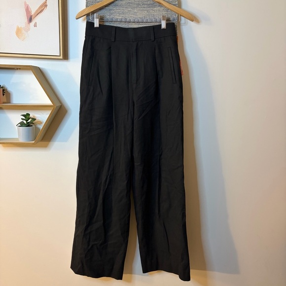 Everlane Pants - Everlane Black Trouser Pants size 0 Short
